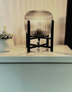 Sisustusvalaisimet*Aneta Lighting pöytävalaisin Vinda musta/savulasi