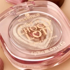 Essence Meikit*korostusväri LOVE IT A CHOCO' LOT! highlighter glaze