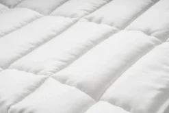 Familon Vuodetekstiilit*Lux light peitto 150x200 cm valkea