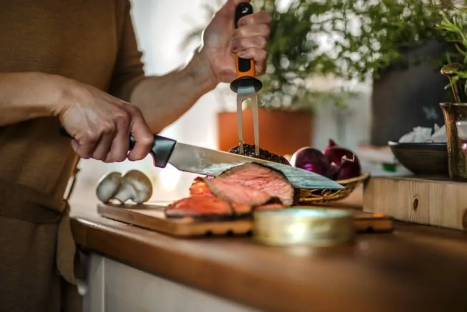 Fiskars Veitset Ja Leikkuulaudat*Functional Form paistiveitsi 21 cm