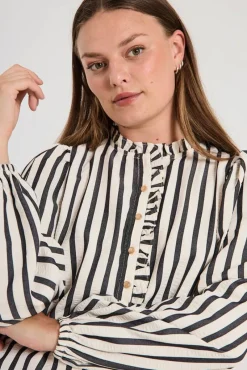 Freequent Puserot*pusero FqNoto-blouse Star-Offwhite w. Black