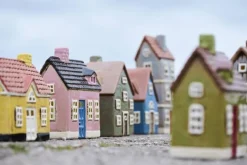 IB Laursen Lyhdyt Ja Kynttilänjalat*talolyhty My Home Town sininen ovi