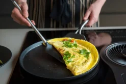 Maku Paistoastiat*ohukais- ja omelettipannu Robuste 28 cm