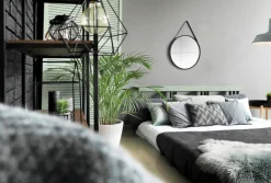Mirrors and More Kellot Ja Peilit*peili Cornelia Ø55 cm musta