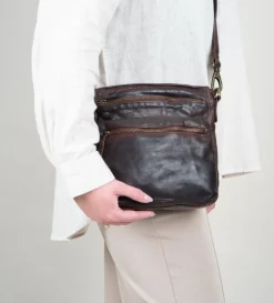 Montana Laukut*laukku Alpha Crossbody Brown 200 Brown