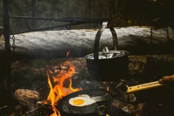 Muurikka Keittoastiat*nuotiokattila kannella 2,3 L