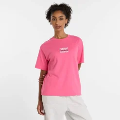 New Balance Paidat, Neuleet Ja Topit*t-paita Sport Relaxed Graphic W DRAGON BERRY