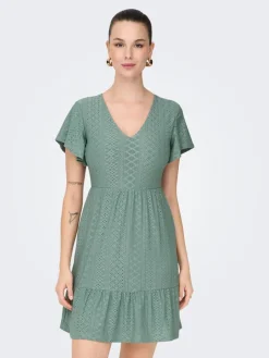 Only Vapaa-Ajan Mekot*mekko Onlsandra S/S V-neck Cloud dancer