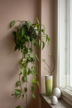 Pentik Pääsiäinen*muna Studio 8 cm valkoinen