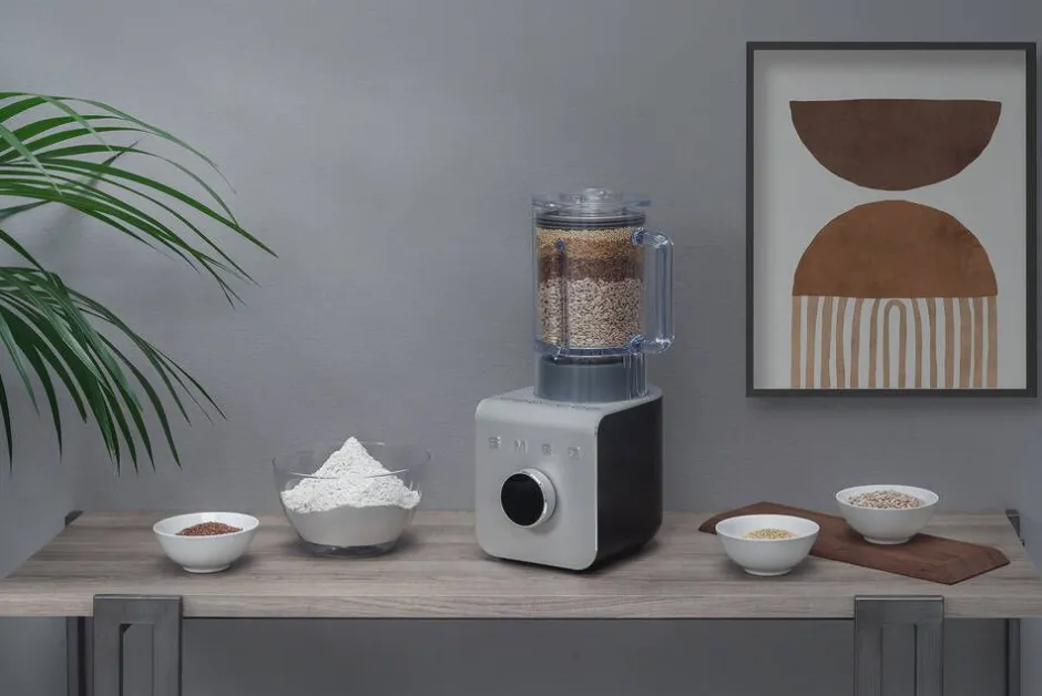 Smeg Tehosekoittimet Ja Vatkaimet*tehosekoitin Power 1,5 L musta BLC01BLMEU