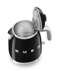 Smeg Kahvi Ja Kuumat Juomat*vedenkeitin KLF05BLEU 0,8 L musta