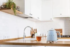 Smeg Kahvi Ja Kuumat Juomat*vedenkeitin KLF05PBEU 0,8 L sininen