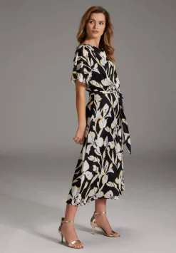 Swing Lyhyet Juhlamekot*mekko 5AH10300 1094 Musta / Valkoinen