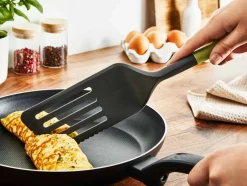 Tefal Keittiötarvikkeet*paistolasta leikkuureunalla Essential 2in1