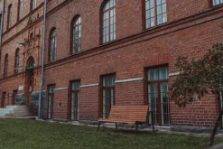 Varax Puutarhakalusteet*penkki Frida, mustalla rungolla