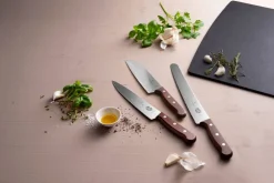 Victorinox Veitset Ja Leikkuulaudat*Santoku 17 cm ovaalihiottu puukahvalla