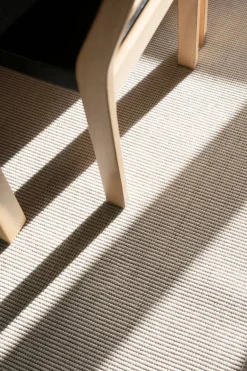 VM-Carpet Keskilattiamatot*Esmeralda 71 valkoinen, 133*200 cm, kantti 009 B