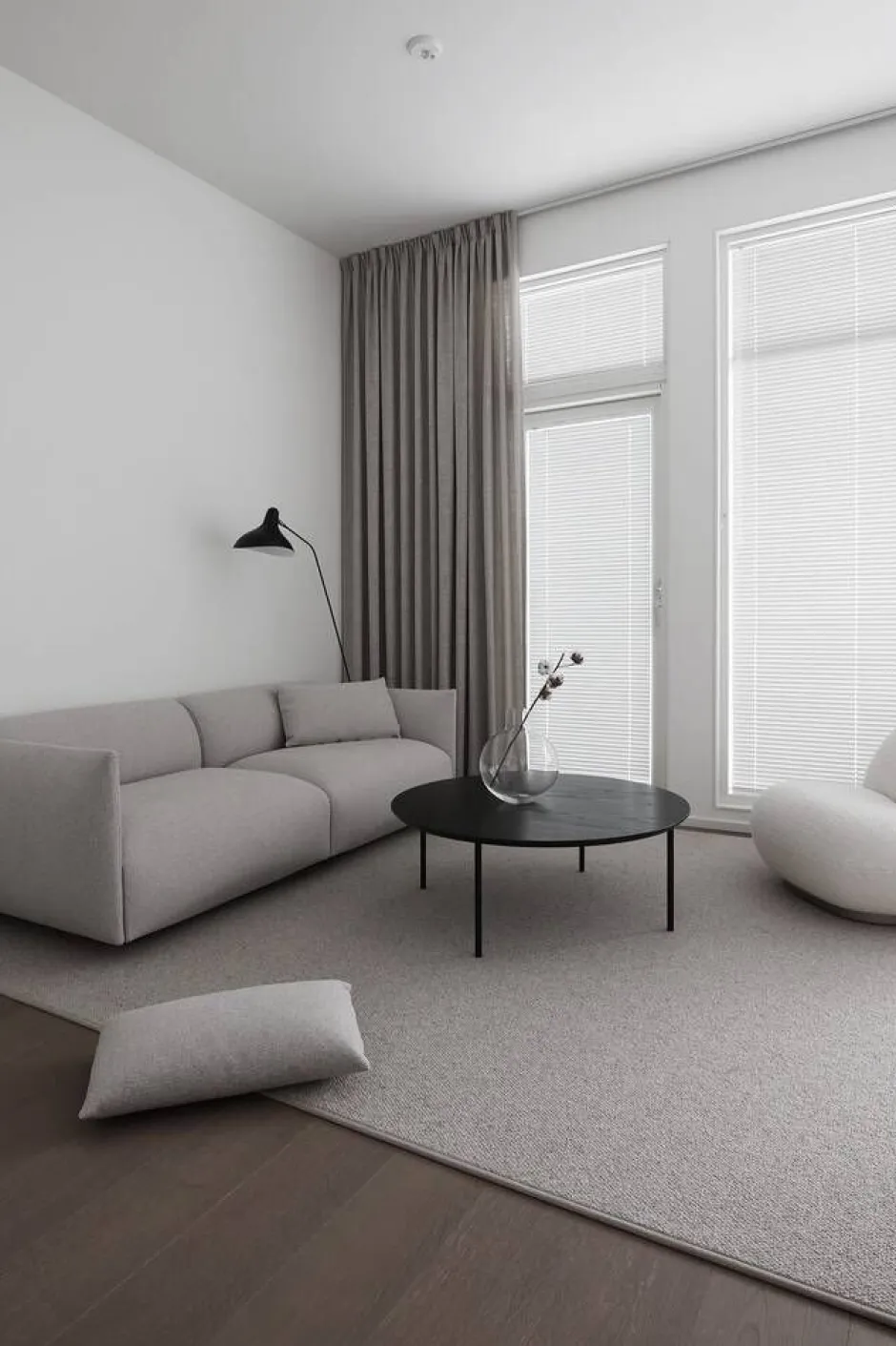 VM-Carpet Keskilattiamatot*Hiillos, 740 harmaa 200*300 cm, kantti 101 B