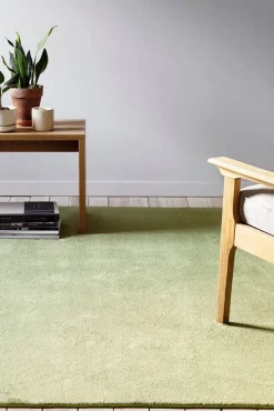 VM-Carpet Keskilattiamatot*Satine 572 vihreä, 133*200 cm, kantti 5784